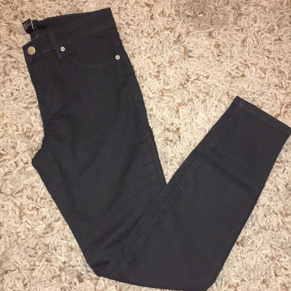 Forever 21 Denim - ‼️NWT FOREVER 21 WOMENS JEANS ‼️
